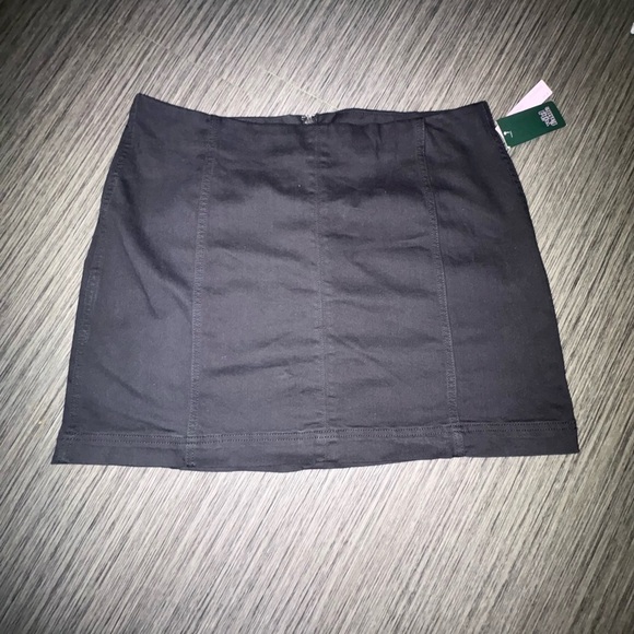 wild fable Dresses & Skirts - NEW WITH TAGS Wild Fable Black Mini Skirt Size 16